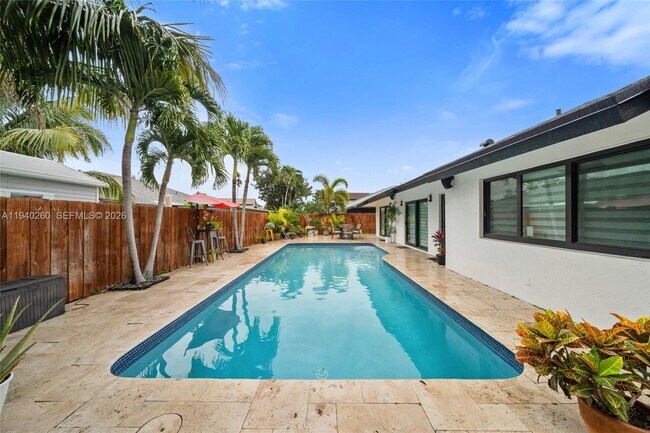 Building Photo - 730 SW 95 Terrace