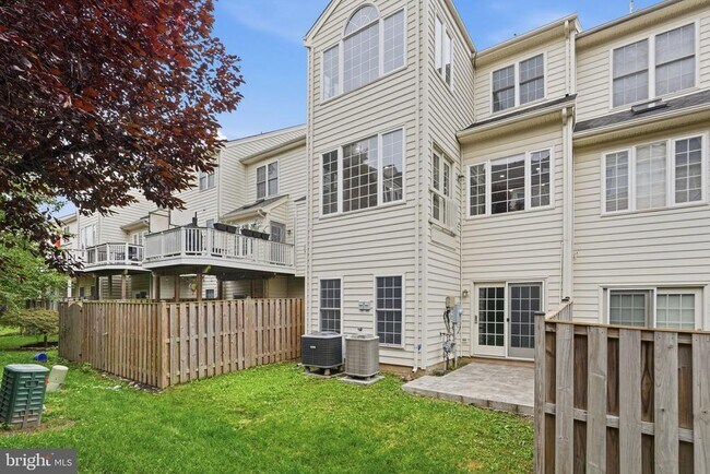 Building Photo - 25196 Whippoorwill Terrace