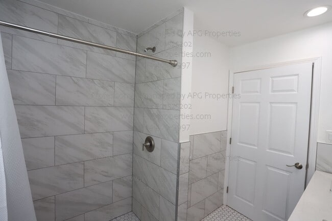 Building Photo - 4266 W Hill Ave