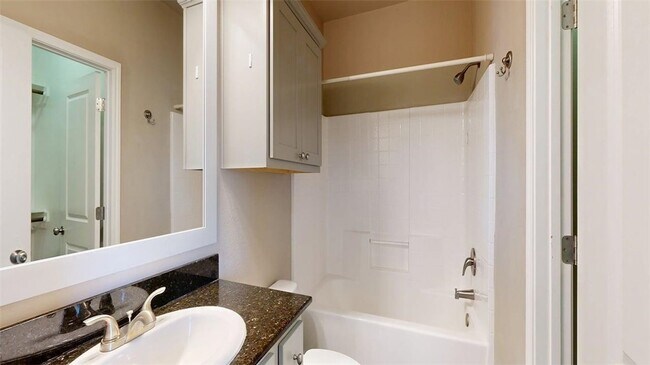 Building Photo - 3519 Summerway Dr