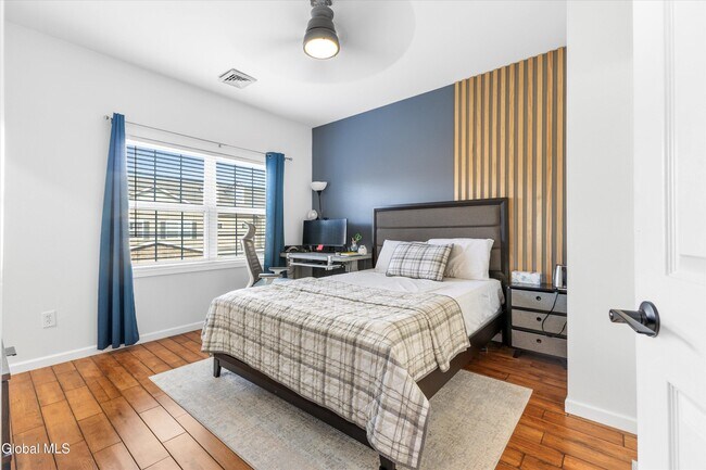 Building Photo - 401 Avalon Pl