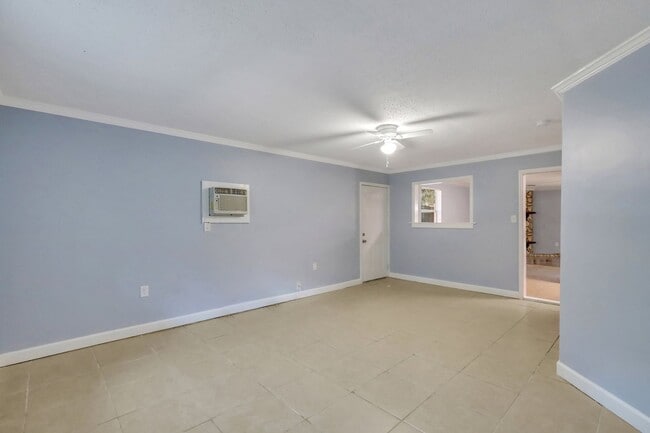 Building Photo - Ranch Home off of Skidaway Rd.