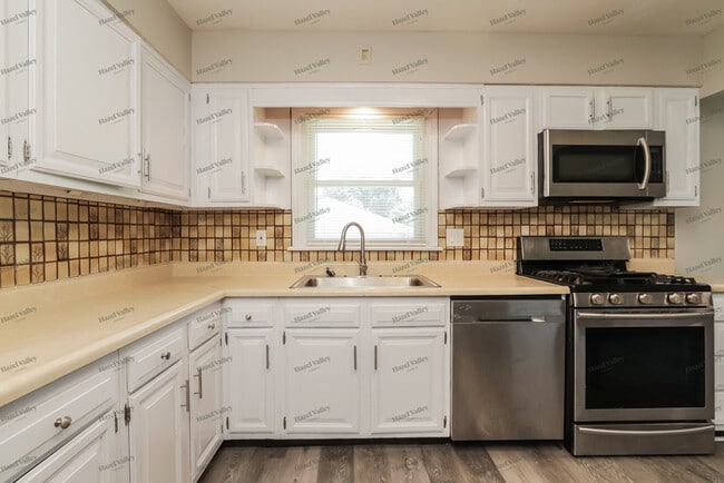 Building Photo - 4315 Clarene Dr