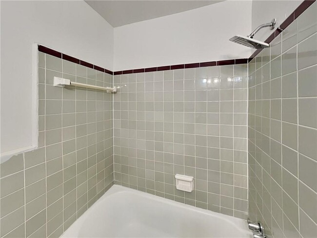 Building Photo - 816 Gertrude Pl NW