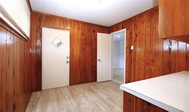Building Photo - 5221 Palmetto St