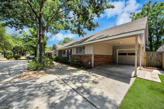 Building Photo - 5139 Beechnut St