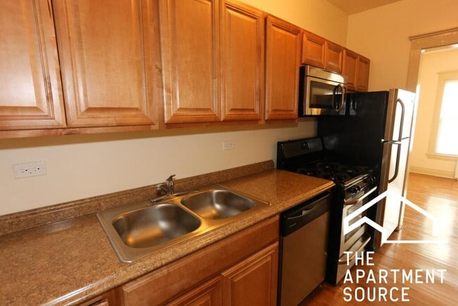 Primary Photo - 4716 N Racine Ave