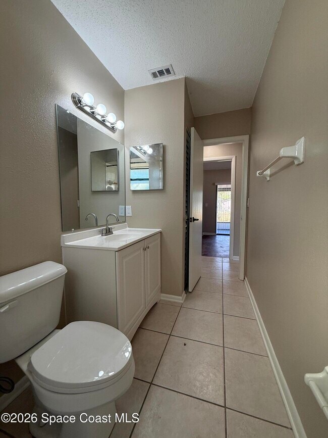 Building Photo - 2320 Madrid Ave SE