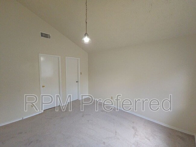 Building Photo - 3930 Mohlerbruk Dr