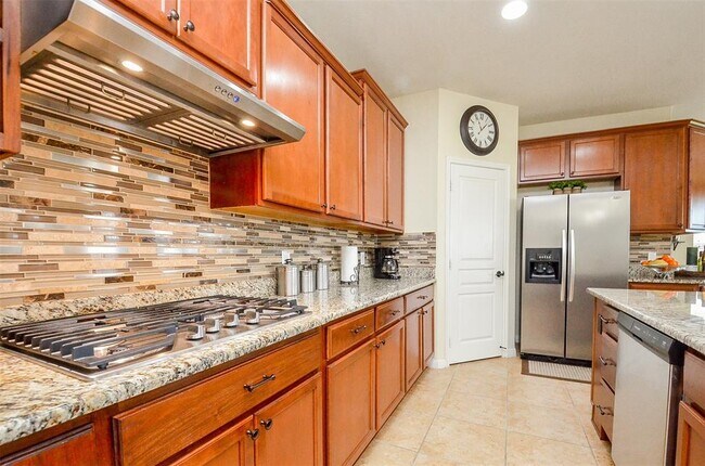 Building Photo - 25935 Foxrun Vista Dr