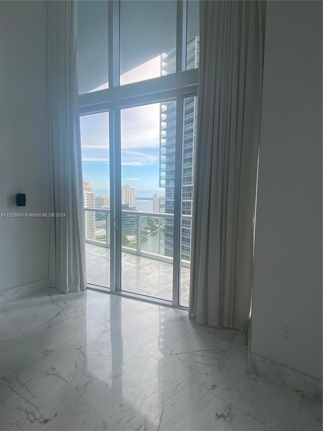 Building Photo - 475 Brickell Ave