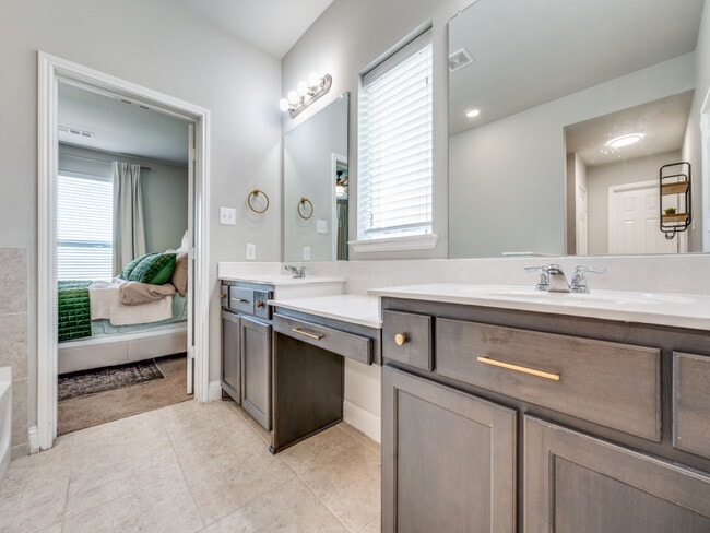 Building Photo - 4409 Hazeltine Hills Dr
