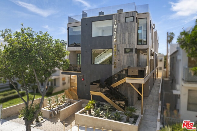 Building Photo - 1021 N Ogden Dr