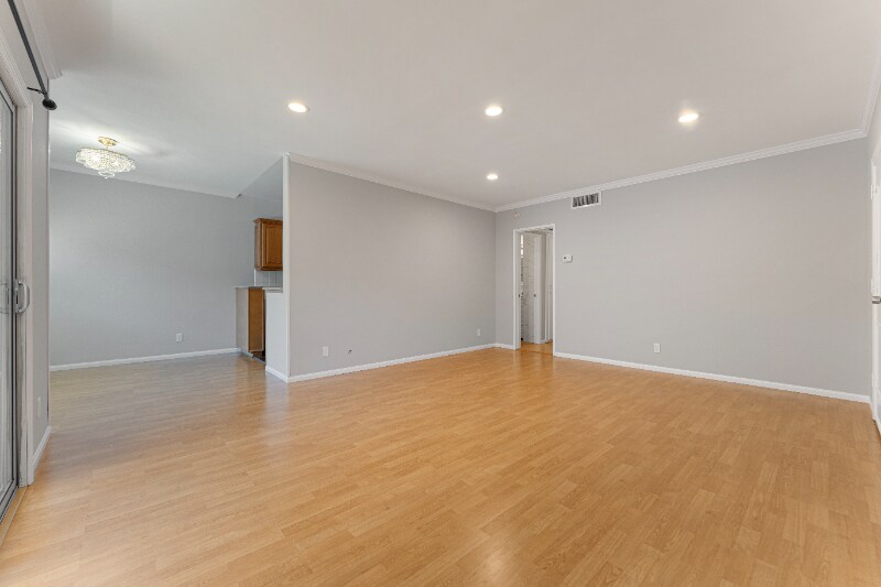 Building Photo - 5414 Newcastle Ave