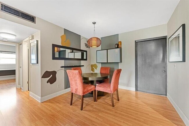 Building Photo - 2451 SW 82nd Ave