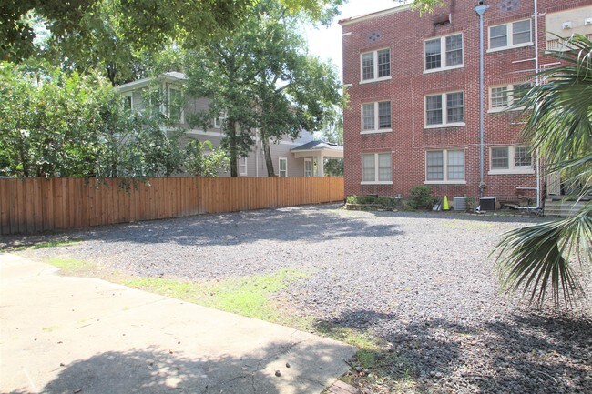 Building Photo - 1025 Goodwin St