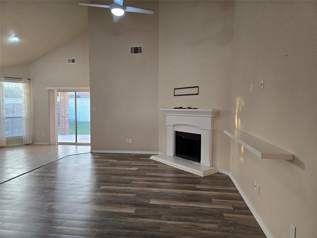 Building Photo - 624 Caravan Dr