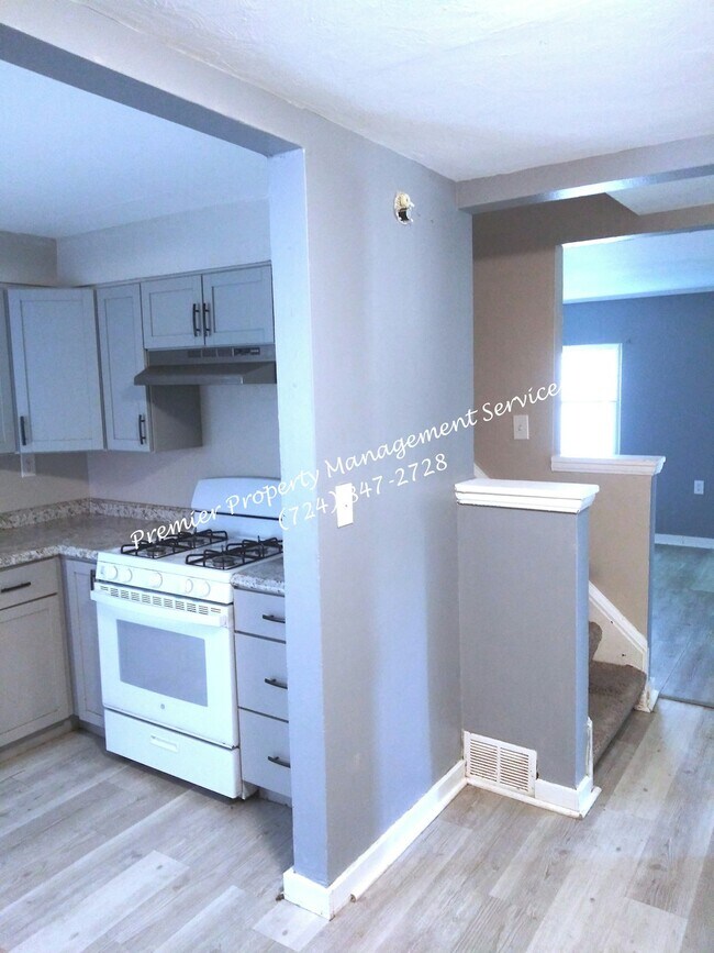 Building Photo - 2051 Broadhead Fording Rd