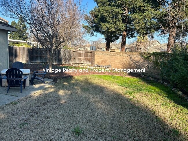 Building Photo - Charming Single-Story 3 Bedroom Home In South Natomas!!!
