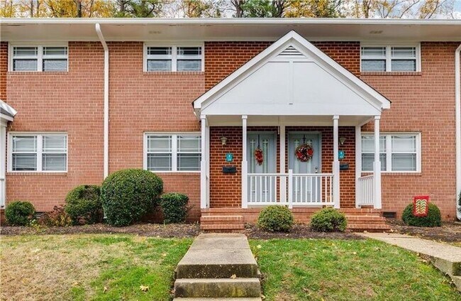 Primary Photo - 3109 N Parham Rd