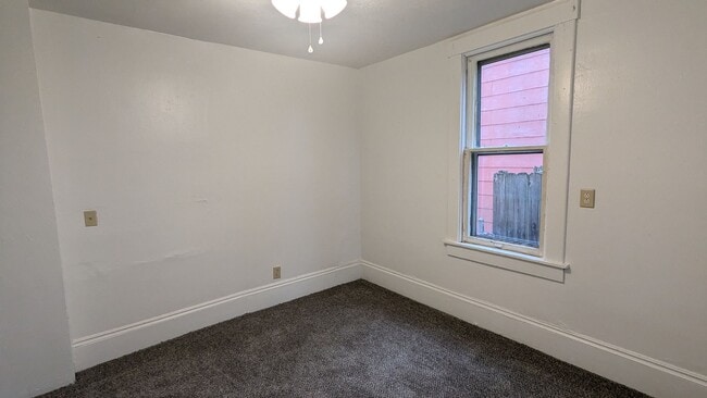 Building Photo - J &amp; D Family Properties (719 Prospect Ave)