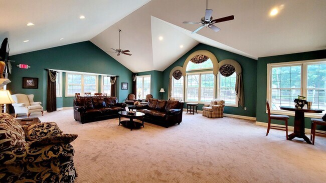 Building Photo - 245 Brookwood Dr