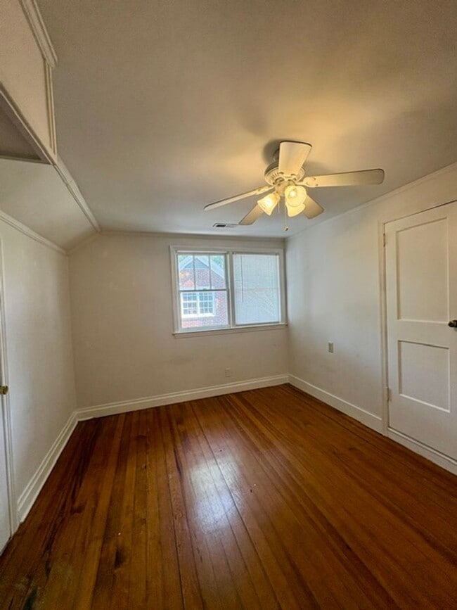 Building Photo - 530 Savannah Hwy