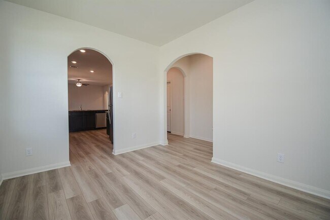 Building Photo - 569 Amberwood Pk Dr