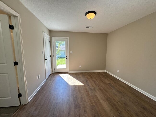 Building Photo - 2508 Vine St