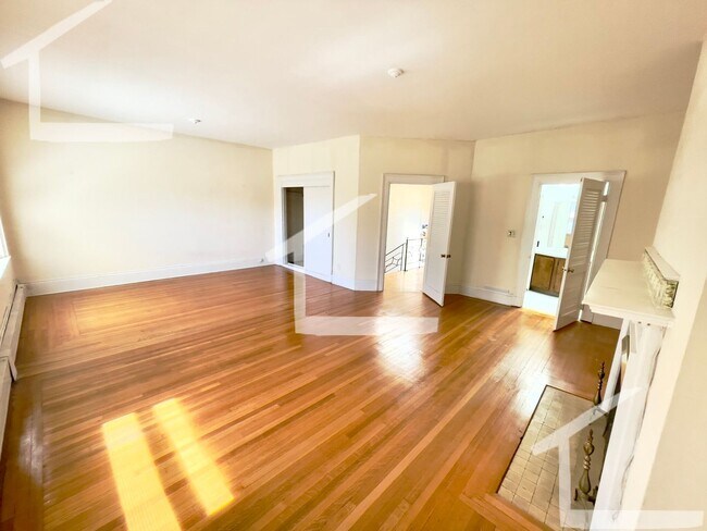 Building Photo - Avl NOW - No Fee! Oversized 3BR/2BA w/park...