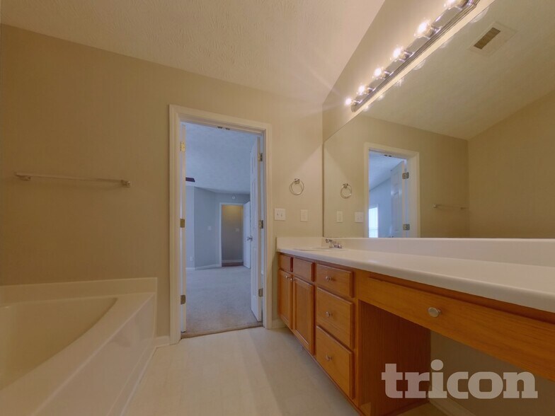 Building Photo - 7302 Silver Mine Ct