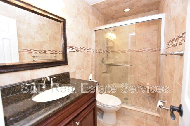 Building Photo - 4745 Highlands Pl Cir