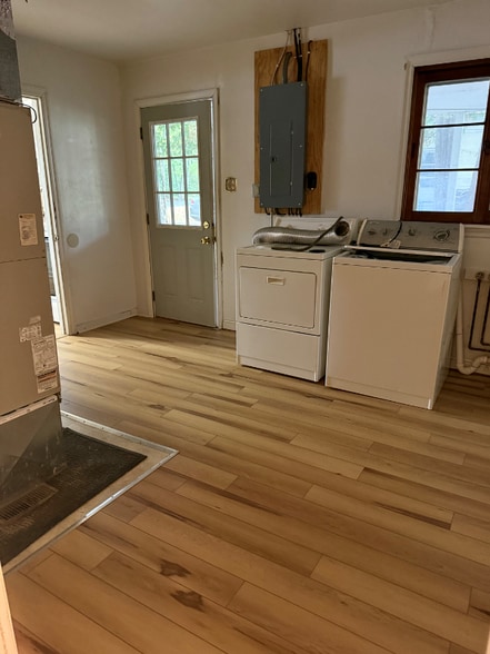 Building Photo - 104 Warnock Rd