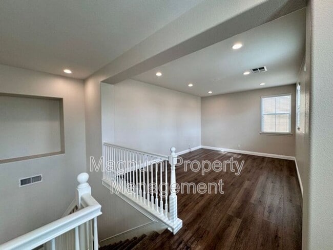 Building Photo - 34333 Northhaven Dr