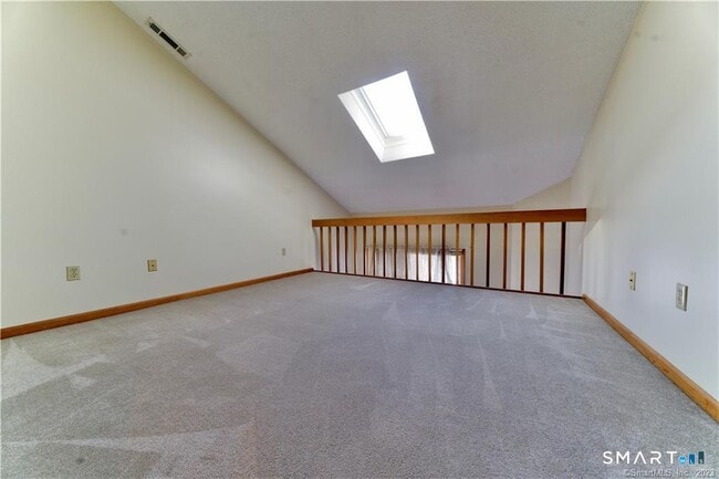 Building Photo - 33 Ivy Ln