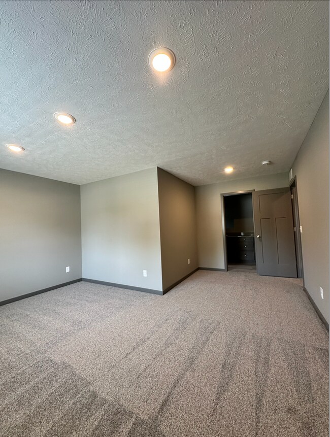 Building Photo - 6713 Ballard Ave