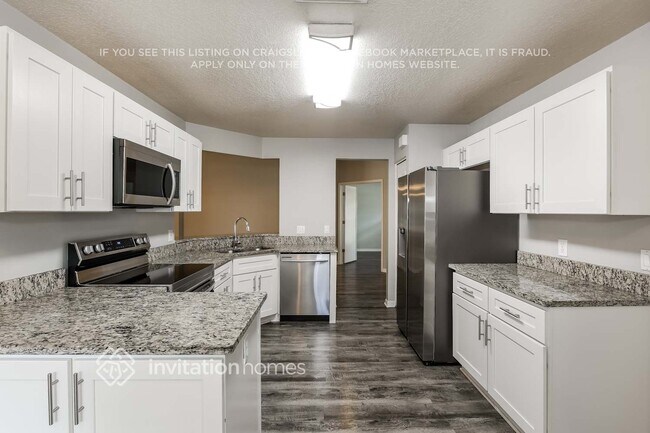 Building Photo - 4715 Rockingchair Dr