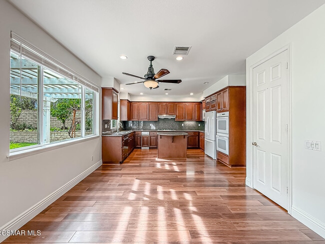 Building Photo - 780 Paseo De Leon