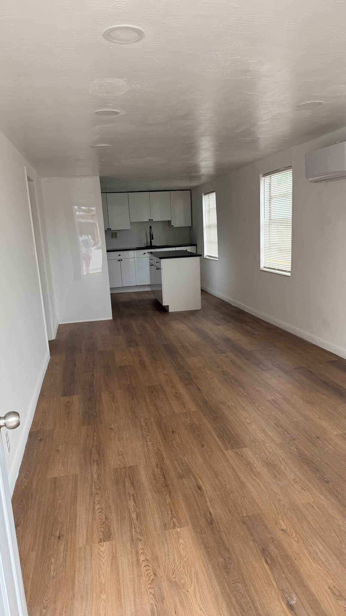 Building Photo - 414 Phippen Waiters Rd