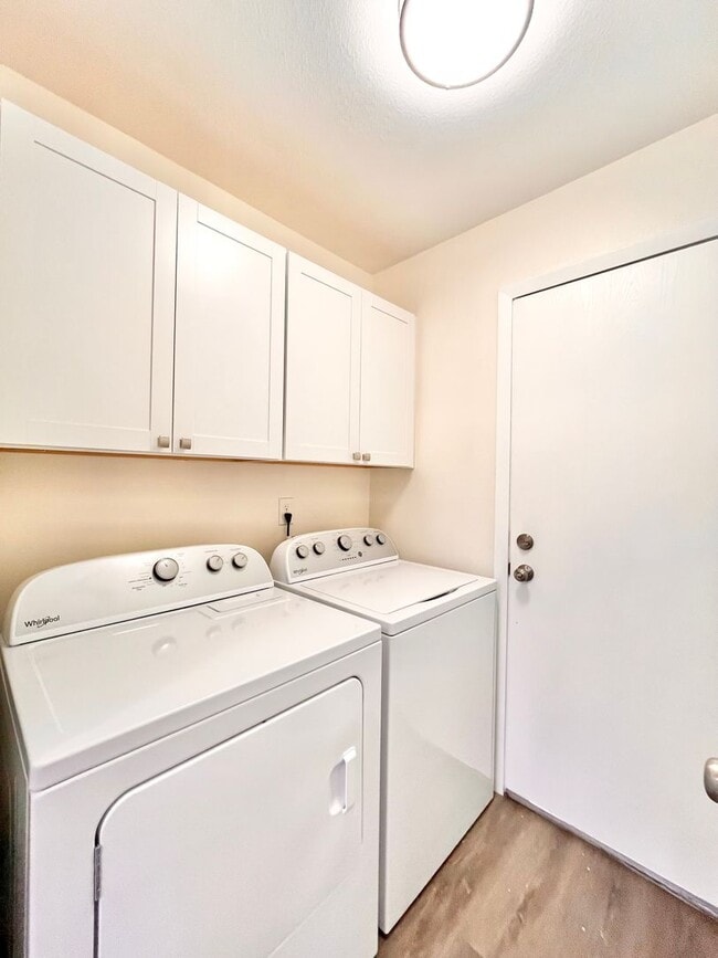 Building Photo - 2217 Bismarck Ct