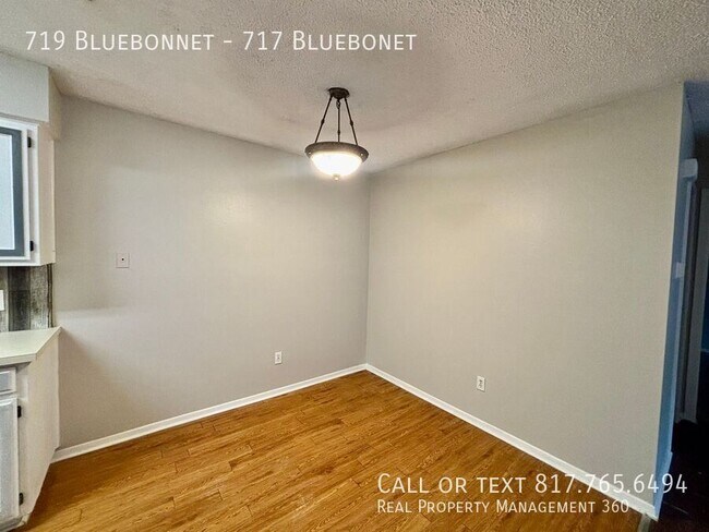 Building Photo - 719 Bluebonnet-717 Bluebonet
