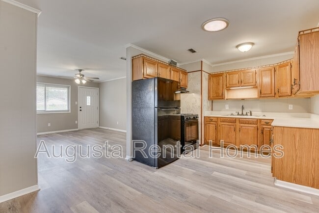 Building Photo - 3330 Young Forest Dr