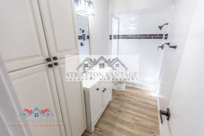 Building Photo - 2929 E Broadway Rd