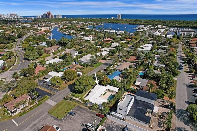 Building Photo - 2514 Yacht Club Blvd