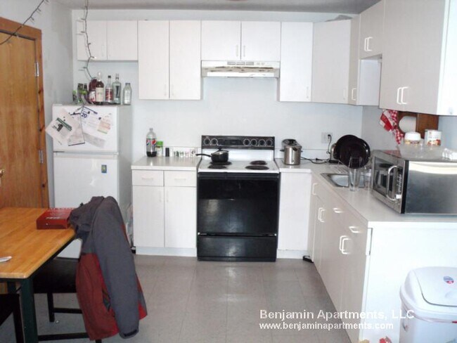 Building Photo - 226 Parker Hill Ave