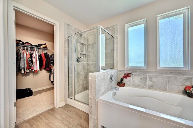 Building Photo - 19 Mel Lawn Dr