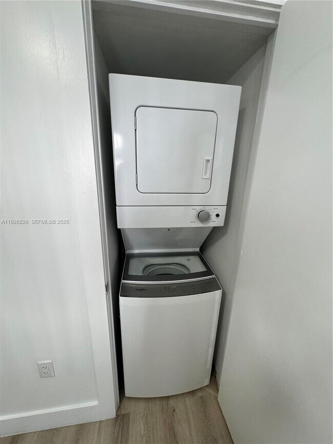 Building Photo - 1969 NW 2nd Ct