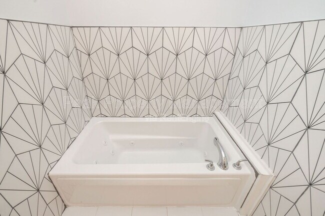 Building Photo - 2615 North Ave