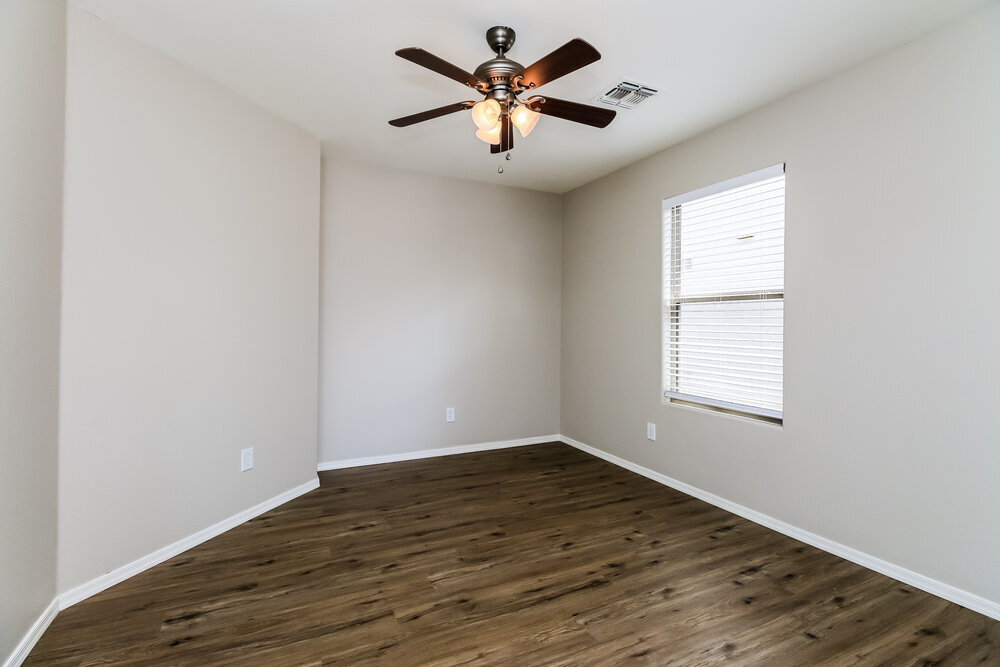 Building Photo - 41661 W Sunland Dr