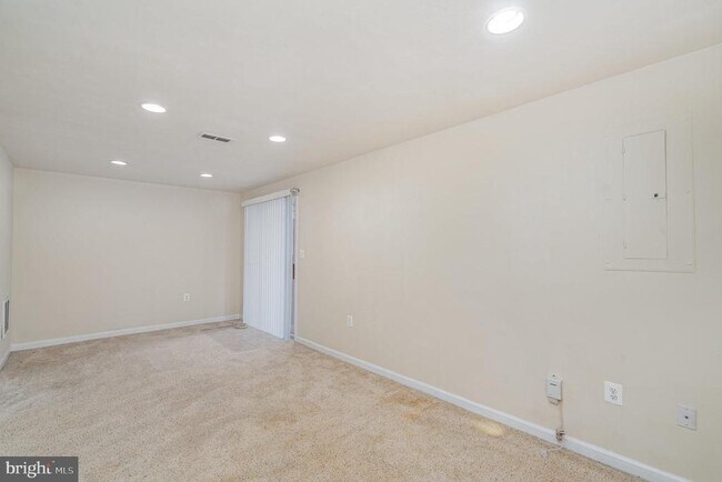 Building Photo - 409 Potomac Hills Dr